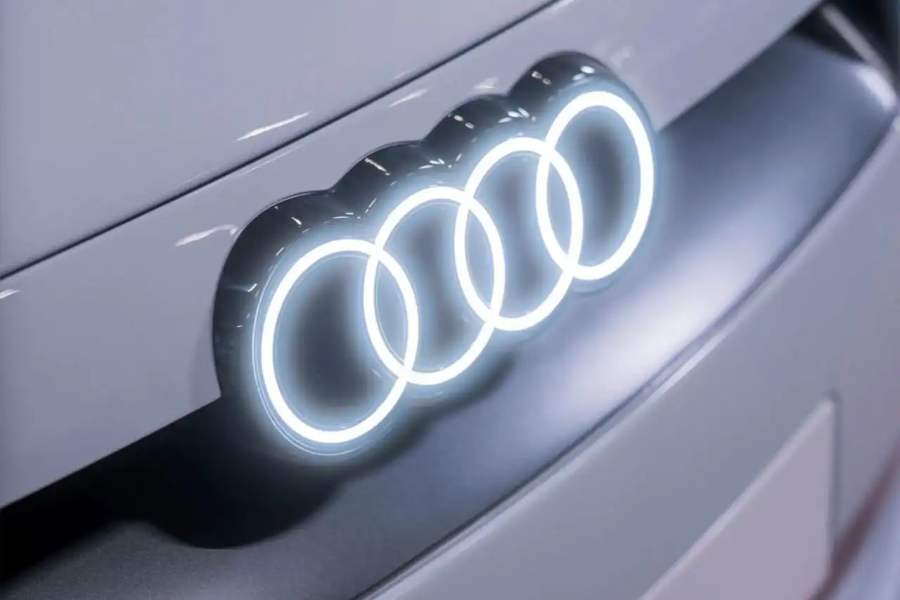 Заснеха най-евтиния джип на ток на Audi по време на пътни тестове Снимки
