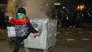 Протестът на Gen Z е зле прикрит опит с райски газ да рестартираш либералната олигархия