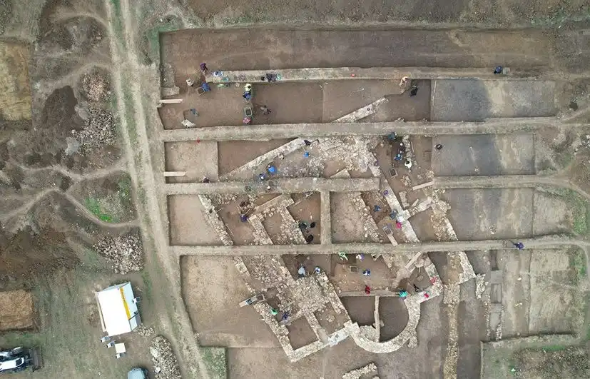 Археолози с уникално откритие при строежа на газопровод край Руен Снимки