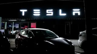 Ефектът „Morgan Stanley“: защо Tesla потъна само за минути