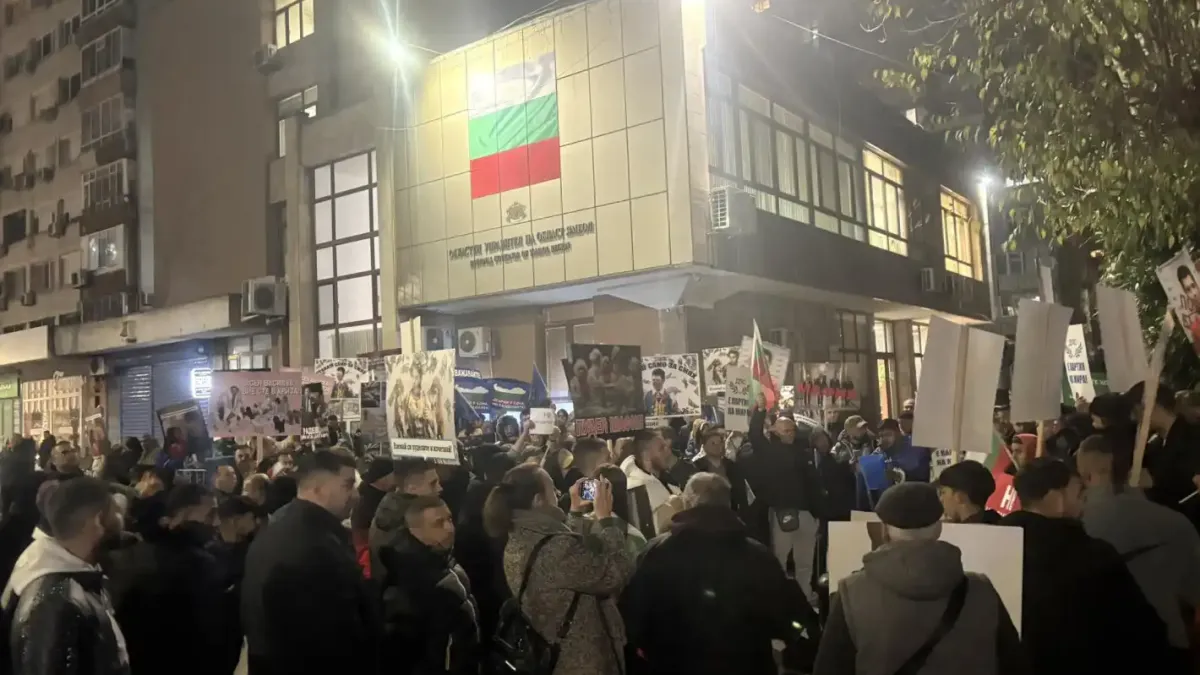 "За една стабилна България" - жителите на Ямбол излязоха и си казаха думата Видео