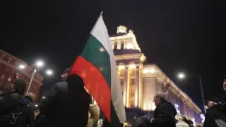 Спряга се мощен протест пред Министерството на отбраната
