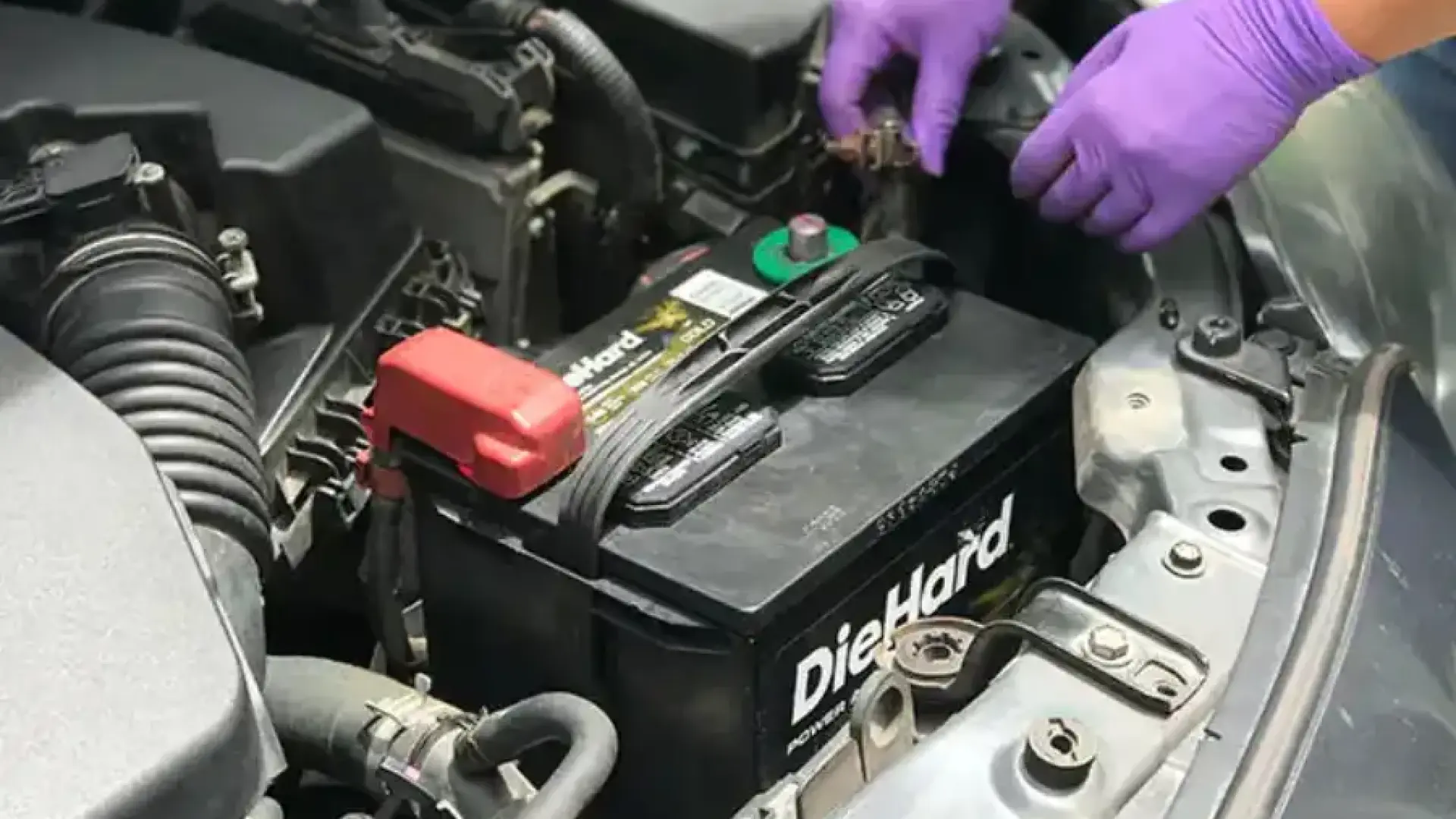 Какво означават буквите "S" и "P" на акумулаторите, струва си да се знае