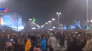 Извънредно: Протестиращи блокираха "Орлов мост", падна димна завеса! Видео