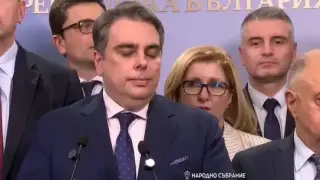Кой разпореди това безобразие: Асен Василев и ПП се гаврят с журналисти след оставката на кабинета