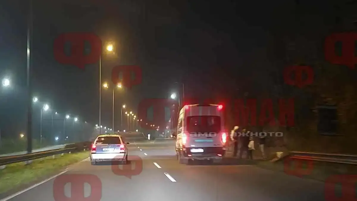 Извънредно! Зрелищен екшън на входа на Бургас, има закопчани