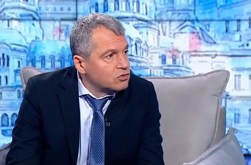 Тошко Йорданов разобличи с факти и снимки лъжите на Асен Василев и ортаците му за Пеевски