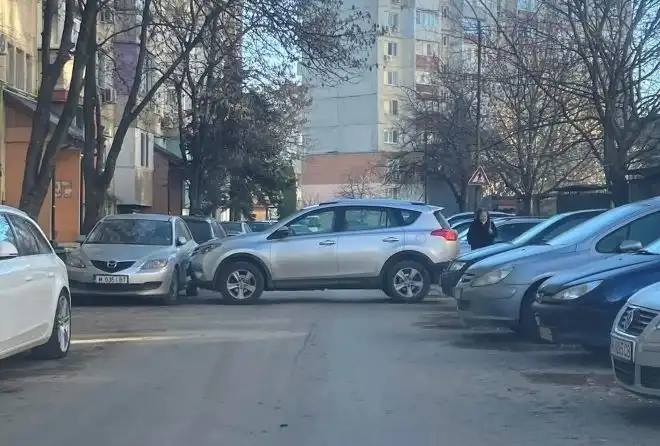 Опасна атракция в Монтана! Джип потегли сам и... Снимки