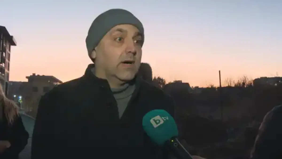 Кал до колене в кв. "Витоша": улица се превърна в блато, общината призна за "дупка в закона" Видео