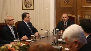 Радев жегна ППДБ за "ала-бала" с машините, контрираха го с въпрос за партията му БЛИЦ Live