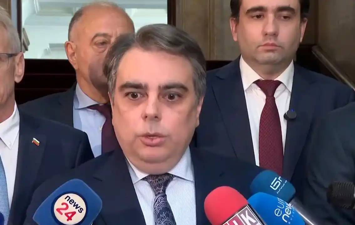 Асен Василев за партията на Радев: Всички български граждани видяха отговора