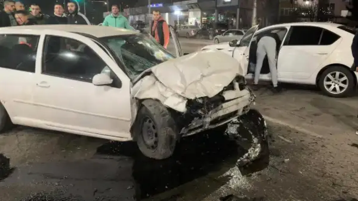 Жестоко меле в София, шофьор е в болница Снимки