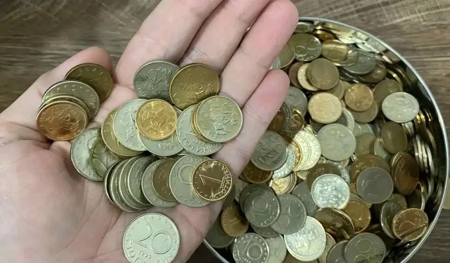 Имате касичка със стотинки? Ето какво да направите с тях