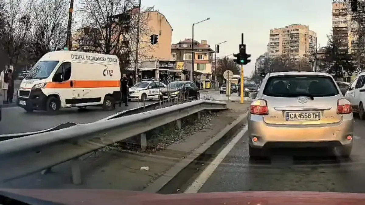 Блъснаха дете пред училище в София