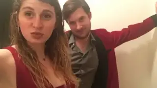Ела и приятелят й се включиха в оргия за първи път, а насред груповия секс мъжът разбра пикантна истина за себе си
