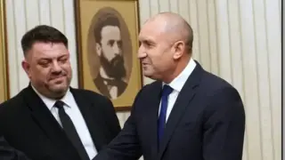 Неочаквано: Голяма новина на срещата между Радев и БСП