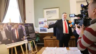 БЛИЦ Live: Пеевски показа мистичния си кабинет на цяла България, ето кои политици са влизали в него Снимки