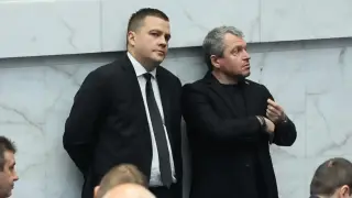 Йорданов и Балабанов с неудобни разкрития за миналото на ПП-ДБ и кафетата им при Пеевски