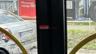 Тежка катастрофа между камион и автомобил в София Снимки