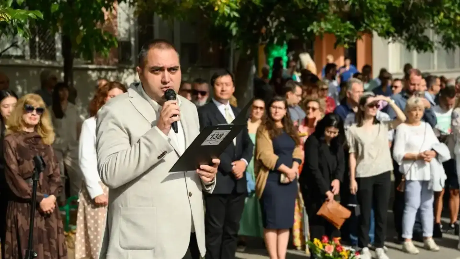 Взимат извънредни мерки в училищата заради директора-извратеняк