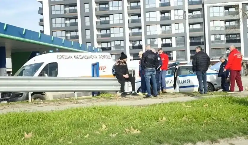 Мъж лежи проснат на Цариградско шосе, оказа се поредната жертва на... Снимка