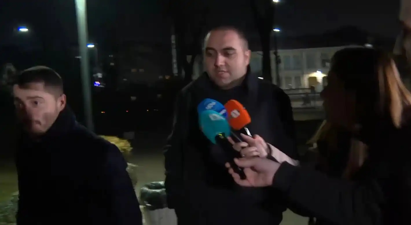 Училищният директор с камерите изненада всички с твърдение за воайорството! Видео