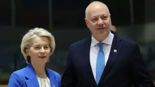 Желязков подари български евромонети на Фон дер Лайен и увери, че България ще е отговорен партньор
