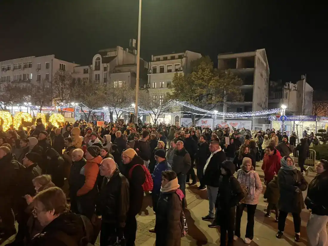Пловдив и Бургас на протест за честни избори