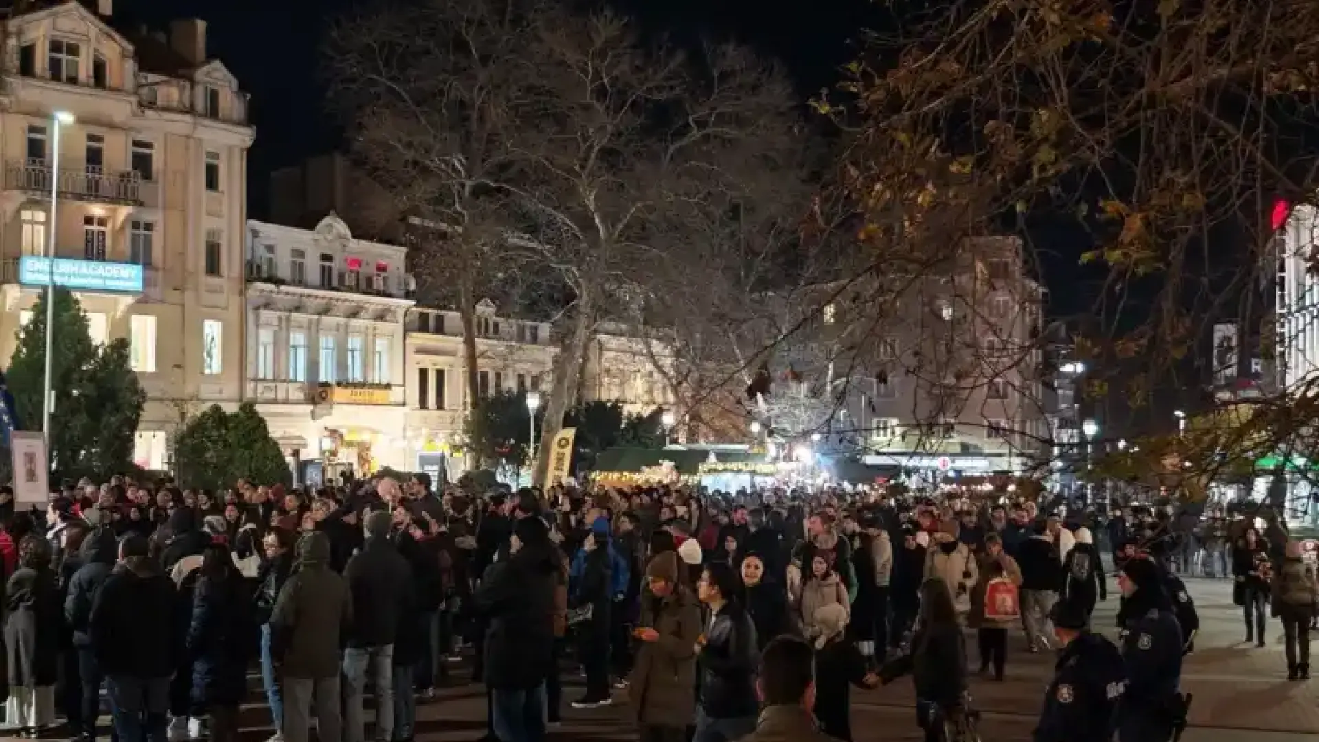 Протест и във Варна, хората искат...
