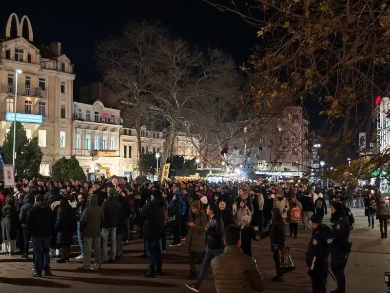 Протест и във Варна, хората искат...