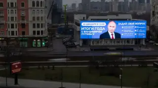 Бюджетът на Русия се пропуква: войната трупа рекорден дълг и удря разходите
