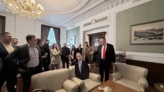 Пеевски посрещна младежи в "Музея на Сглобката" Снимки