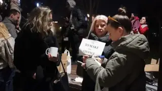 bTV: Пред сградата на телевизията има протест за Цънцарова и Йочев