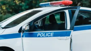 17-годишен потроши врата на хотел в Самоков след скандал с настанени там младежи