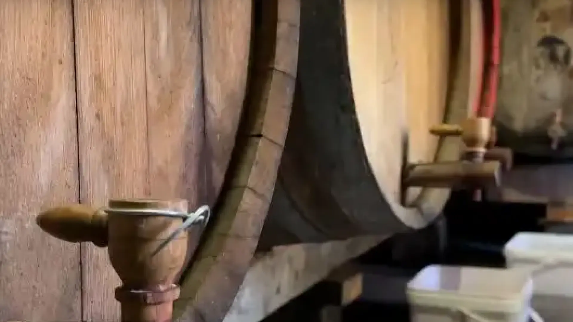 От бъчвата до трапезата: Змейово празнува напитката, която го прослави