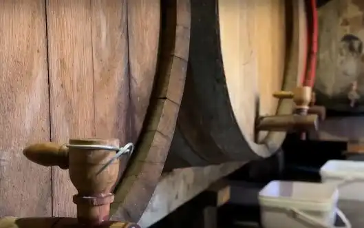 От бъчвата до трапезата: Змейово празнува напитката, която го прослави