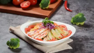 6 лесни рецепти за новогодишни салати, които впечатляват с вкус и визия Снимки