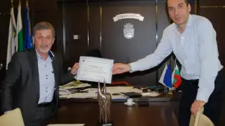 Кметът на Бургас Димитър Николов скърби: Той оставя ярка следа, ще липсва на всички ни!