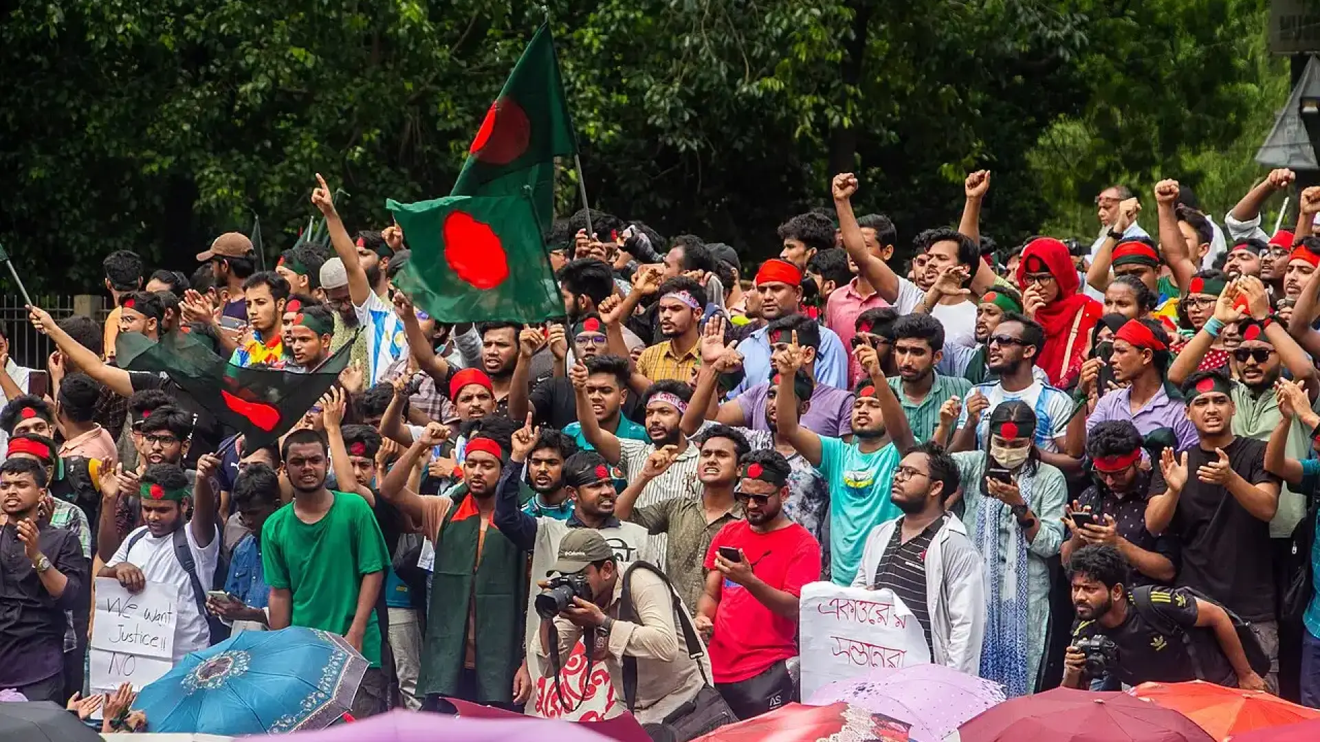 Константин Мишев: Първата победа на протестите на Gen Z е във...