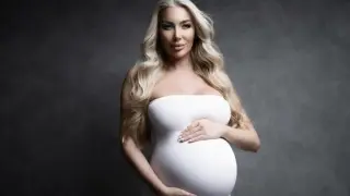 Антония Петрова роди за трети път, но сега е... Снимки