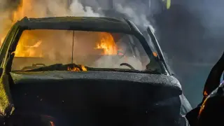 Шест автомобила изгоряха при пожар в Плевен