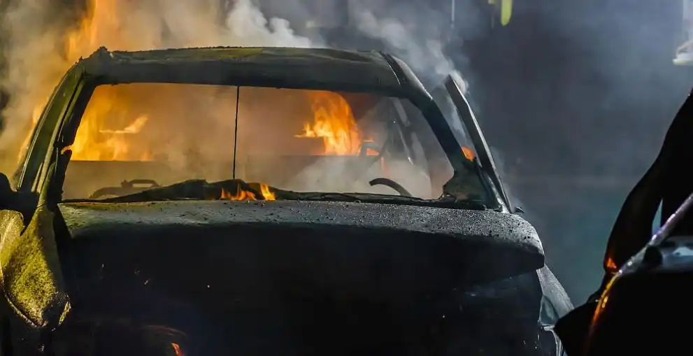 Шест автомобила изгоряха при пожар в Плевен