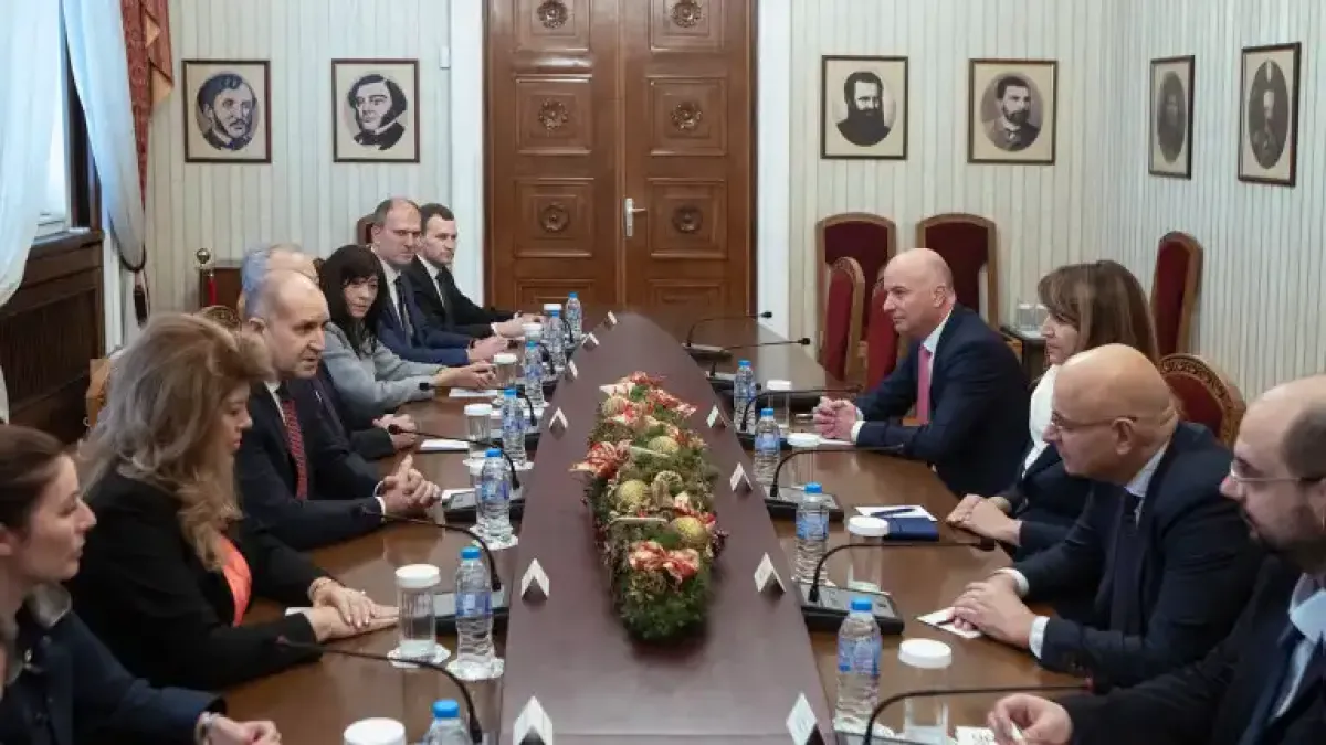 Банките при Радев заради еврото