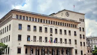 Приходите на банките от такси и комисиони достигат 1,3 млрд. лева