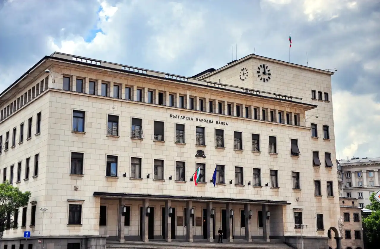 Приходите на банките от такси и комисиони достигат 1,3 млрд. лева