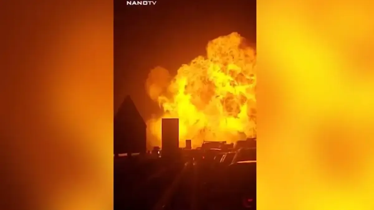 Огнен инцидент: Видео запечата експлозията на цистерна с газ