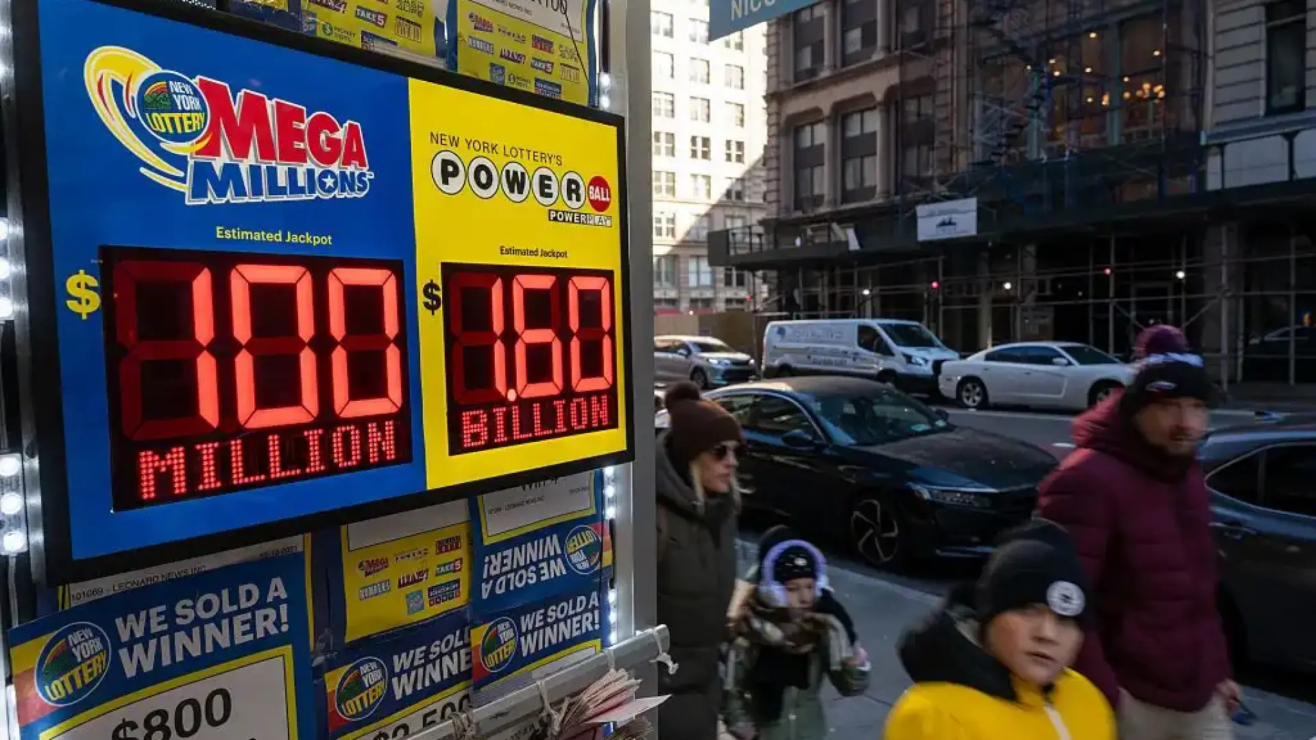 На Бъдни вечер: Падна джакпот на стойност 1,8 милиарда долара