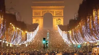 Ето как изглежда Париж по Коледа – съвети от първо лице Видео