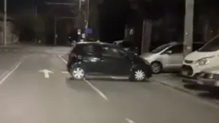 Бива да си некадърен шофьор, но този мина всякакви граници Видео