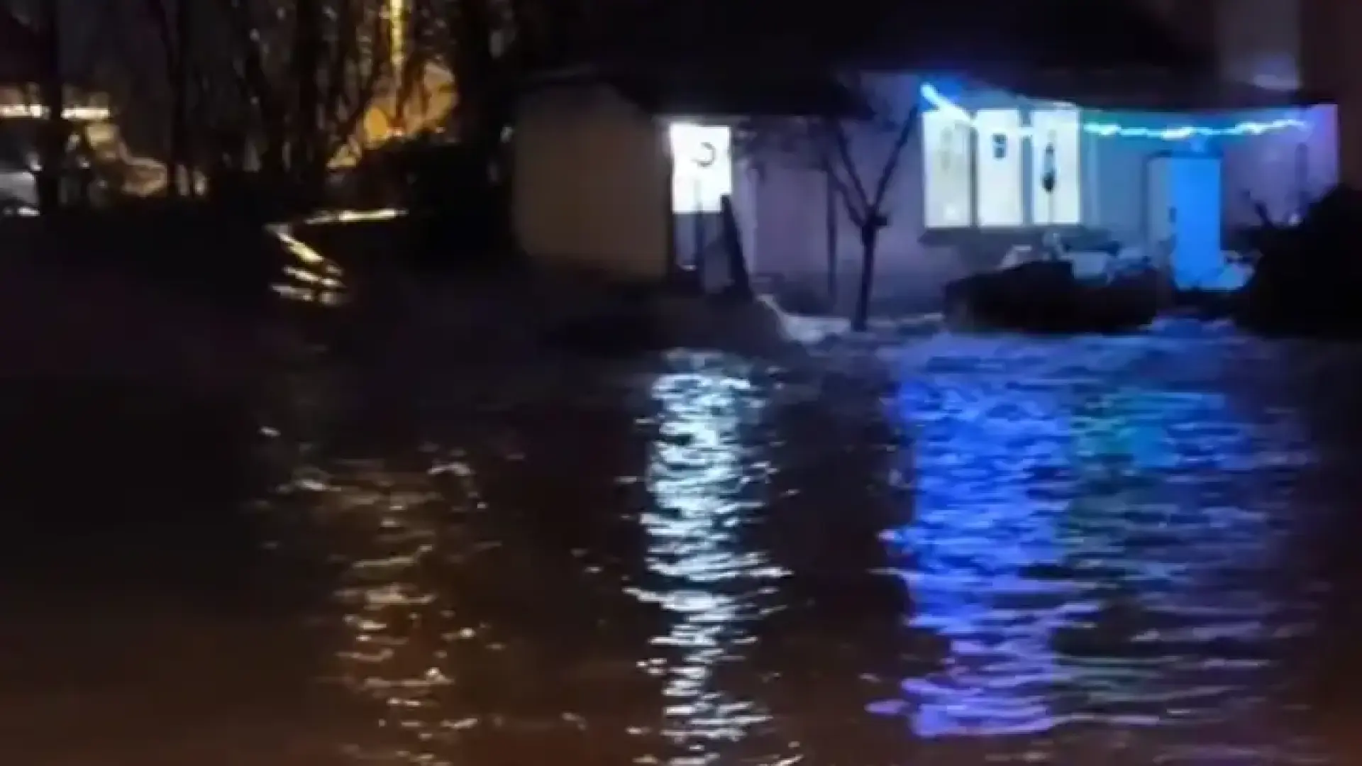 Водна стихия заля наше село навръх Коледа Видео